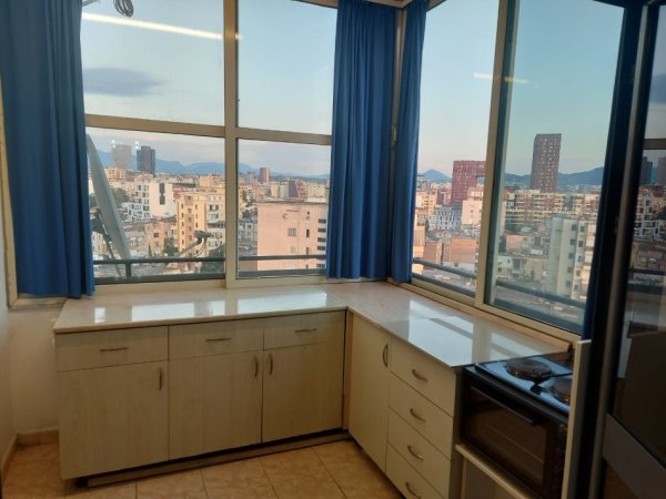 Tirane, jepet me qera apartament 1+1 Kati 7, 50 m² 450 € 