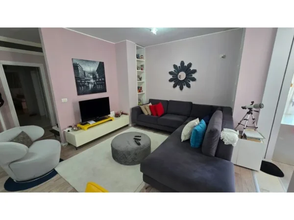 Tirane, shitet apartament 2+1 Kati 4, 151 m² 360.000 € (Komuna Parisit)