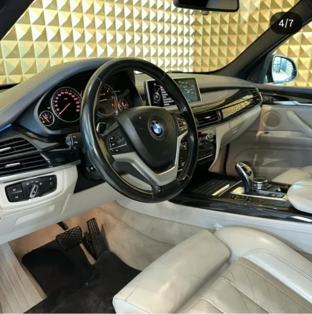 Durres, shes makine BMW X5 Nafte, blu e errët automatik Klima 15.500 €