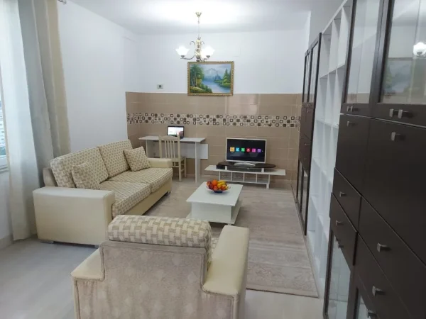 Tirane, jepet me qera apartament 1+1 Kati 7, 50 m² 450 € (don bosko)