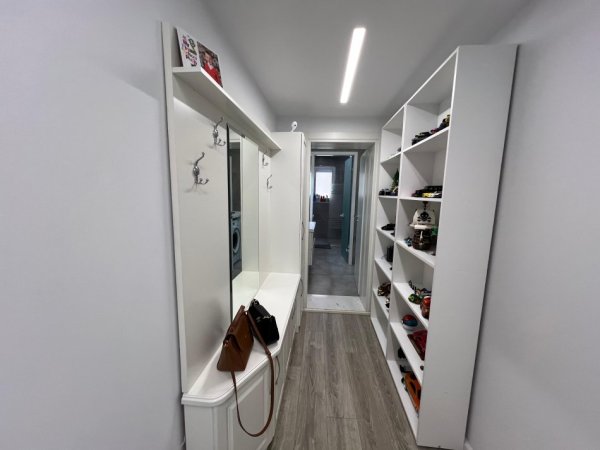 Shqiperi, jepet me qera apartament 2+1+Ballkon Kati 3, 100 m² 1.100 € (Ish Blloku, Rruga Sami Frasheri)