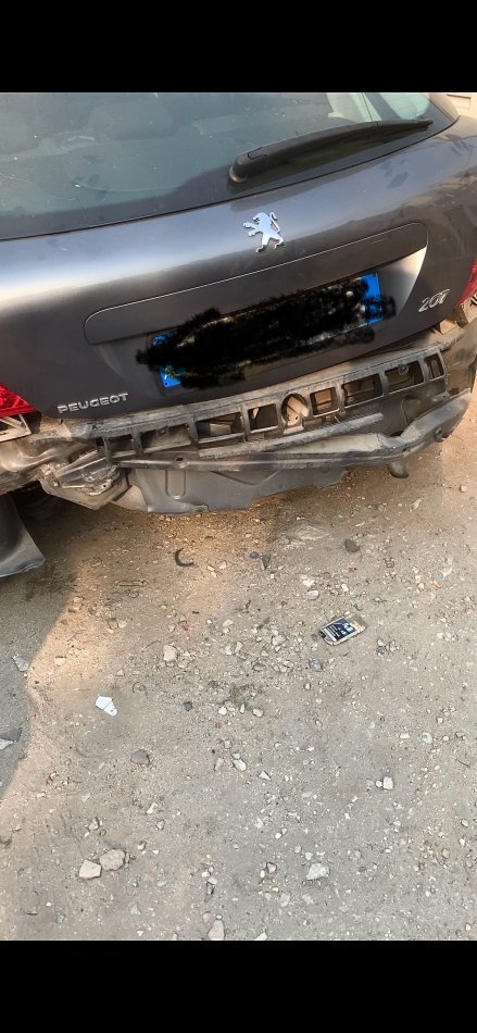 Tirane, shes Peugeout 207 1500 euro