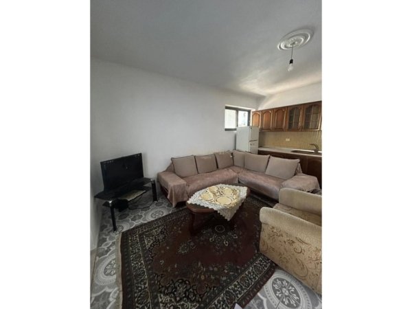 Tirane, jepet me qera apartament 2+1 Kati 1, 95 m² 450 € (Pas Fakultetit te Mjekesise)
