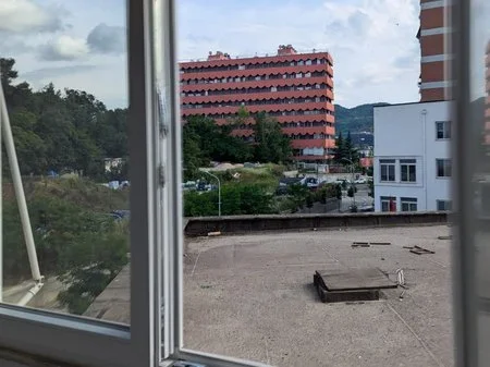Tirane, jepet me qera apartament 2+1+2+Ballkon Kati 2, 84 m² 700 € (Liqeni Artificial)