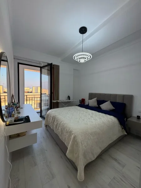 Tirane, jepet me qera apartament 2+1+Ballkon+🅿️ , 550 € (Astir, Urban Gate)