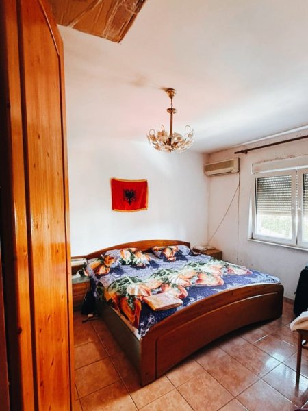 Tirane, jepet me qera apartament 2+1+Ballkon Kati 6, 100 m² 650 € (Rruga Fortuzi,Pranë Shkollës Jeronin De Rada)