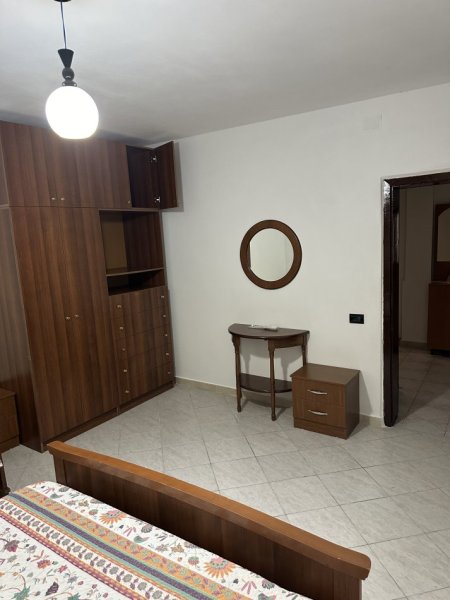 Tirane, jepet me qera shtepi 1+1 Kati 0, 60 m² 480 € (Rruga Dhimiter Shuteriqi)
