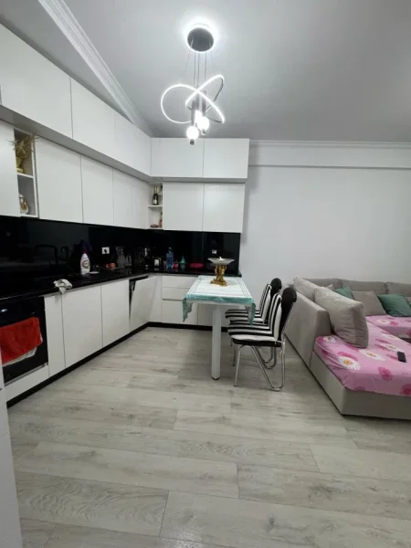 Tirane, jepet me qera apartament 2+1 Kati 9, 103 m² 600 € (Astir)