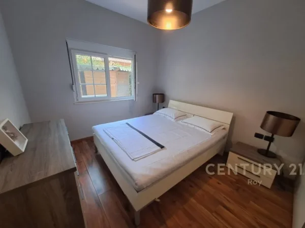 Durres, shes Vile 3+1 Kati 1, 272 m² 500.000 € (Qerret)