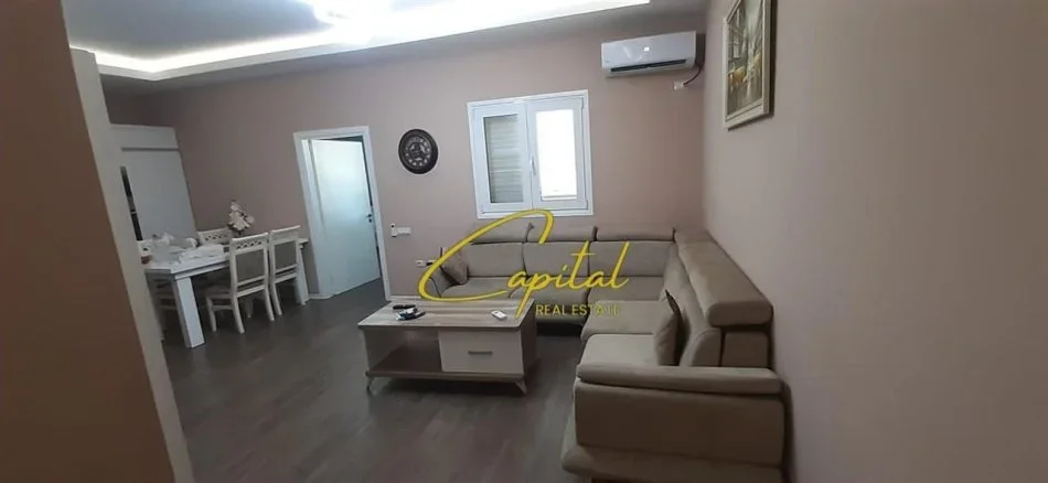 Tirane, jepet me qera apartament 2+1+Ballkon Kati 3, 130 m² 600 € (JORDAN MISJA)