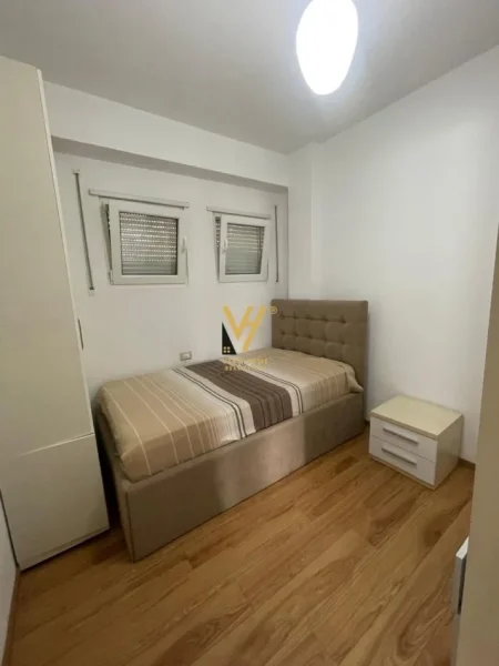 Tirane, jepet me qera apartament 2+1+Ballkon Kati 1, 85 m² 650 € (KODRA E DIELLIT 2)