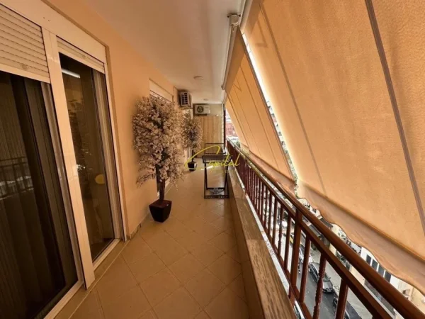 Tirane, jepet me qera apartament 2+1+Ballkon Kati 6, 100 m² 600 € (ASTIRI)