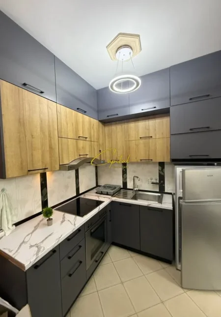 Tirane, jepet me qera apartament 2+1+Ballkon Kati 6, 100 m² 600 € (ASTIRI)