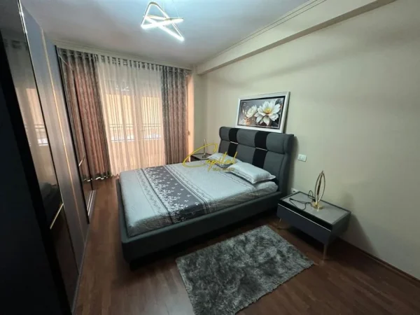 Tirane, jepet me qera apartament 2+1+Ballkon Kati 6, 100 m² 600 € (ASTIRI)