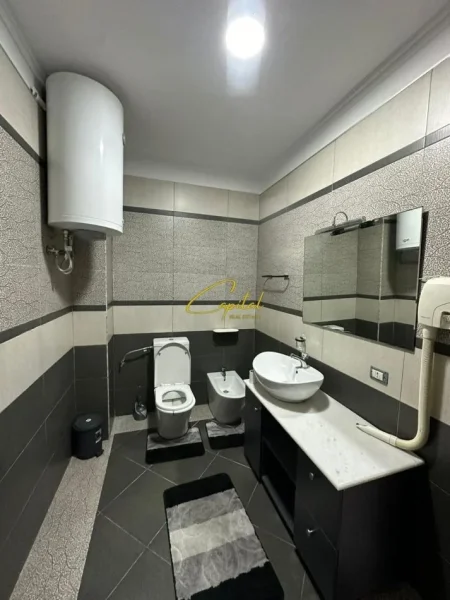 Tirane, jepet me qera apartament 2+1+Ballkon Kati 6, 100 m² 600 € (ASTIRI)
