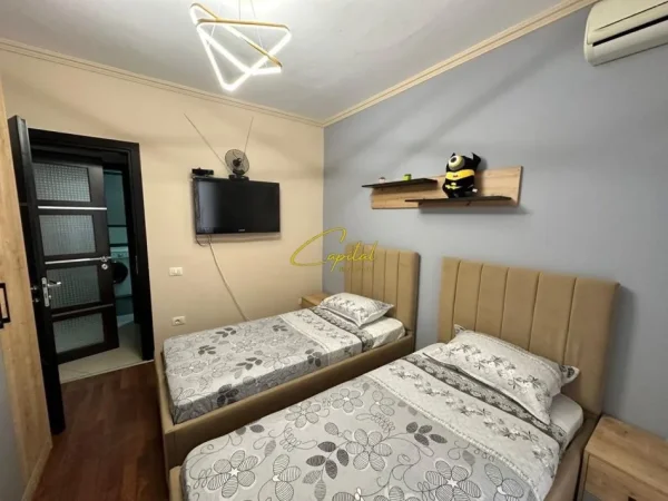 Tirane, jepet me qera apartament 2+1+Ballkon Kati 6, 100 m² 600 € (ASTIRI)