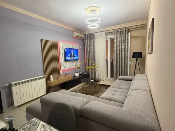 Tirane, jepet me qera apartament 2+1+Ballkon Kati 6, 100 m² 600 € (ASTIRI)