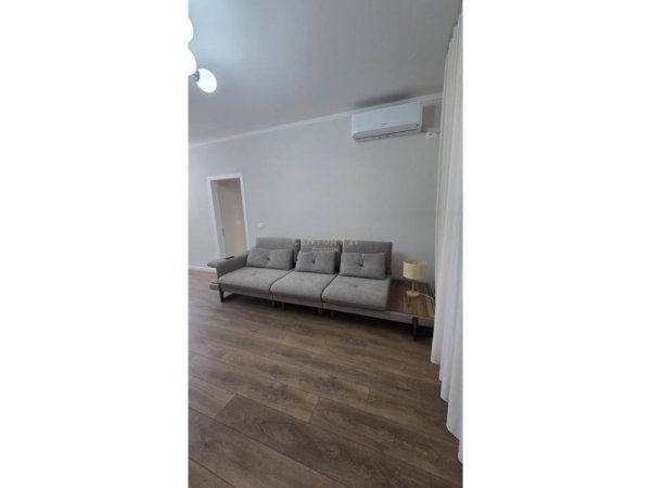 Tirane, jepet me qera apartament 2+1 Kati 5, 86 m² 850 € (Pazari i Ri)