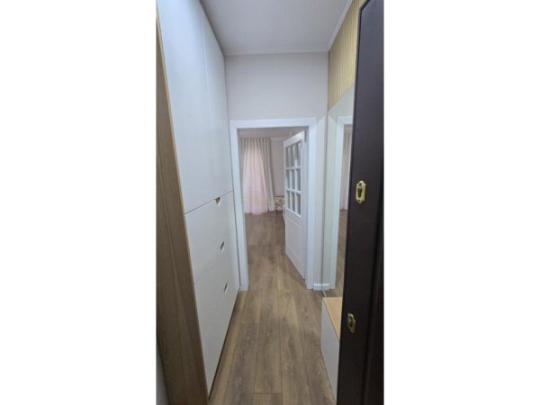 Tirane, jepet me qera apartament 2+1 Kati 5, 86 m² 850 € (Pazari i Ri)