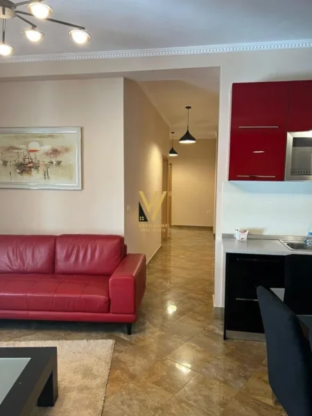 Tirane, jepet me qera apartament 2+1+Ballkon Kati 3, 115 m² 850 € (LIQENI I THATE)