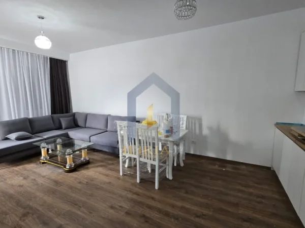 Tirane, jepet me qera apartament 1+1+Ballkon Kati 3, 75 m² 350 €