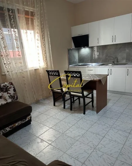 Tirane, jepet me qera apartament 1+1+Ballkon Kati 2, 55 m² 500 € (RRUGA E DURRESIT)