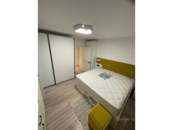 Tirane, jepet me qera apartament 3+1+Aneks+Ballkon Kati 3, 129 m² 1.200 € (Rr. Durresit)