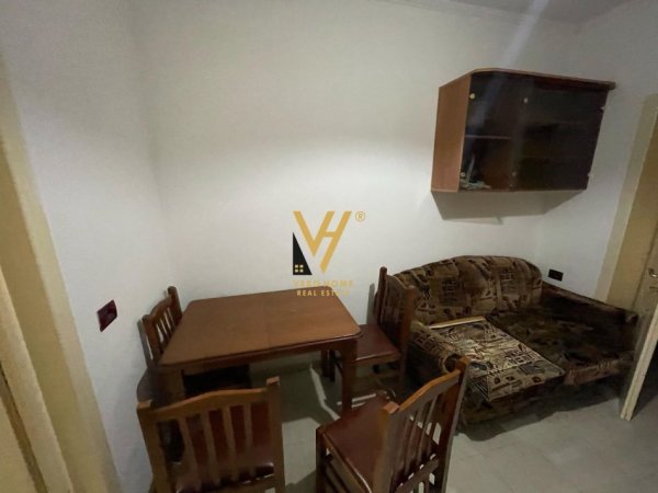 Tirane, jepet me qera apartament 1+1+Ballkon Kati 1, 55 m² 380 € (MINISTRIA E DREJTESISE)