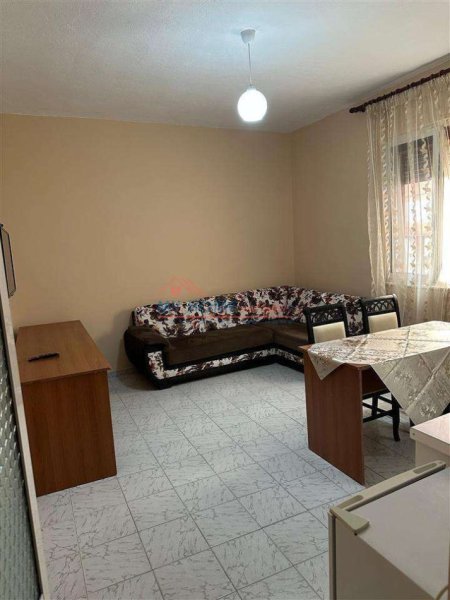 Tirane, jepet me qera apartament 1+1+Ballkon Kati 2, 70 m² 500 € (Mine Peza)