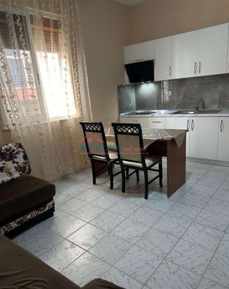 Tirane, jepet me qera apartament 1+1+Ballkon Kati 2, 70 m² 500 € (Mine Peza)