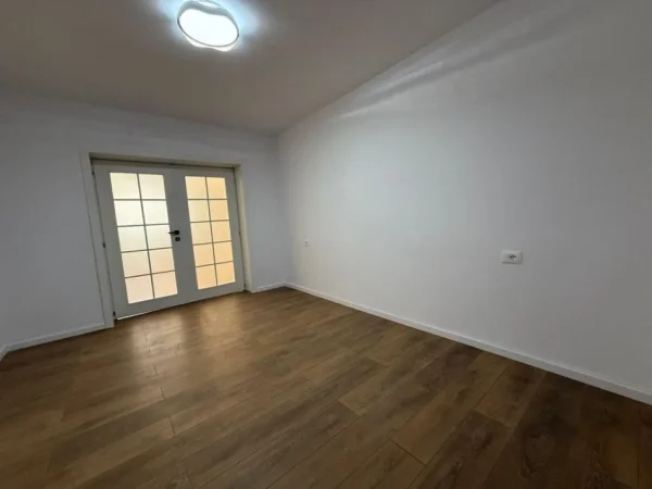 Tirane, shes apartament 1+1 Kati 1, 46 m² 118.900 € (Ambasada Amerikane)