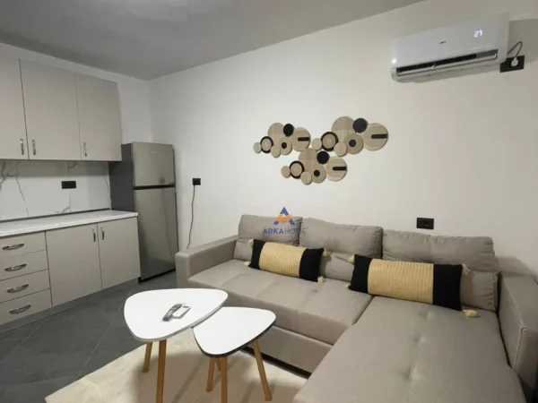 Tirane, jepet me qera apartament 2+1 Kati 2, 80 m² 600 € (RRUGA RIZA CEROVA)