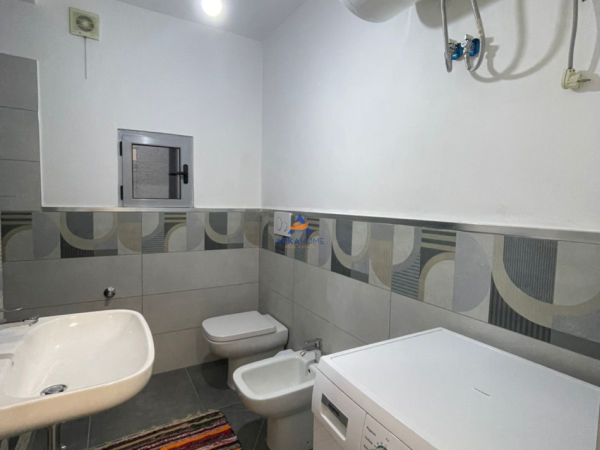 Tirane, jepet me qera apartament 2+1 Kati 2, 80 m² 600 € (RRUGA RIZA CEROVA)