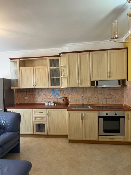 Tirane, jap me qera apartament 2+1 Kati 8, 78 m² (Qender, pas Piaces)