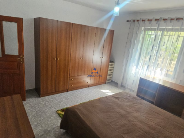 Tirane, jepet me qera apartament 1+1 Kati 1, 65 m² 550 € (RRUGA BABE REXHA ISH PARKU I AUTOBUZAVE)