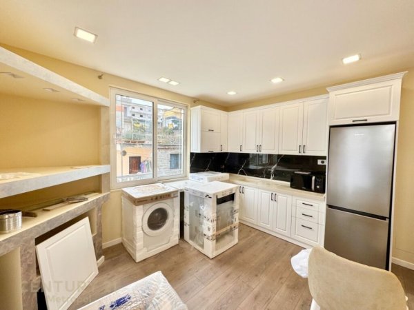 Tirane, jepet me qera apartament 2+1+Aneks+Ballkon Kati 2, 120 m² 650 € (Prane Rruges se vjeter te Elbasanit)