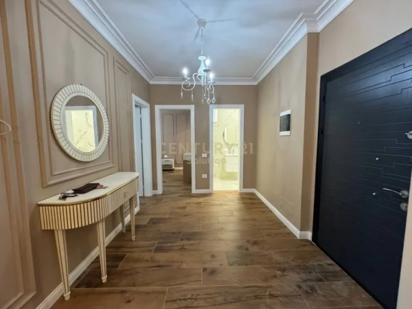 Tirane, jepet me qera apartament 2+1 Kati 1, 104 m² 1.200 € (RANE SPITALIT VETERINAR !)