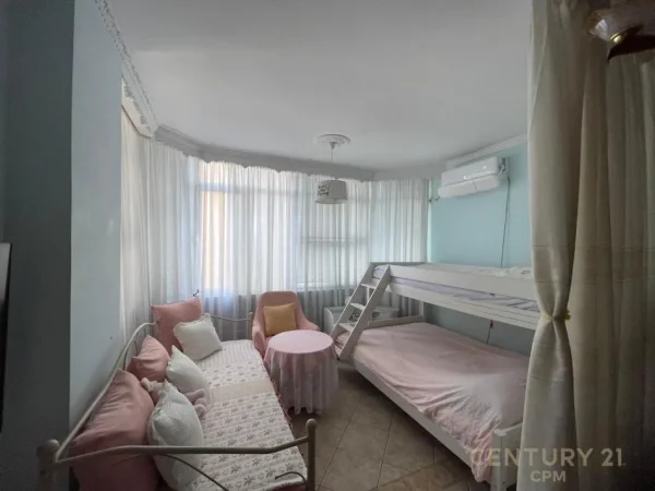 Tirane, shitet apartament 2+1 Kati 4, 113 m² 275.000 € (KOMUNA E PARISIT)