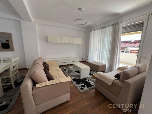 Tirane, jepet me qera apartament+verande | Penthouse 3+1+Aneks+Ballkon Kati 5, 200 m² 1.200 € (Rr. Peti)