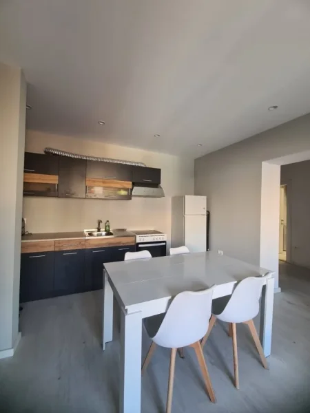 Tirane, shitet apartament 1+1+Aneks+Ballkon Kati 2, 70 m² 150.000 € (selvia)