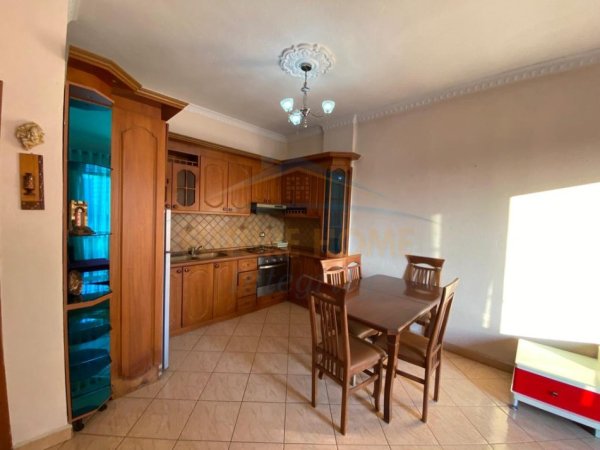 Tirane, shitet apartament 1+1 Kati 3, 77 m² 124.000 € 