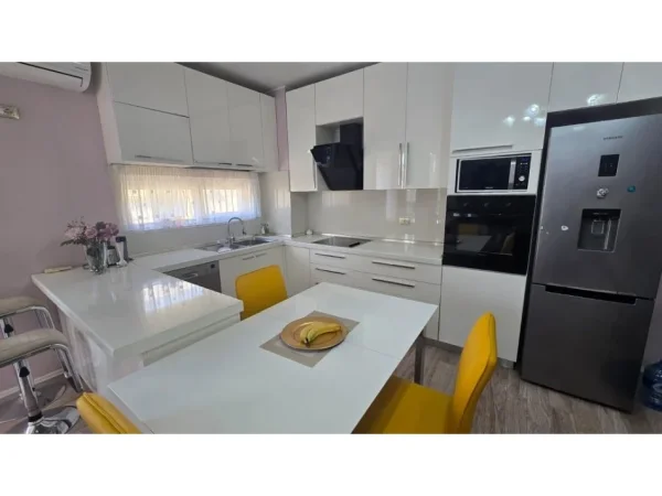 Tirane, shitet apartament duplex 2+1+Ballkon Kati 4, 151 m² 350.000 €