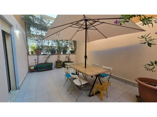 Tirane, shitet apartament duplex 2+1+Ballkon Kati 4, 151 m² 350.000 €