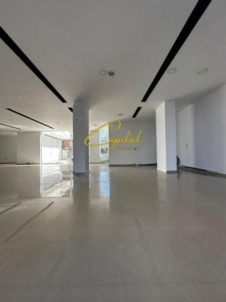 Tirane, jepet me qera dyqan Kati 0, 180 m² 1.000 € (RRUGA MIKEL MARULI)