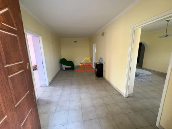 Vlore, shitet shtepi 2+1+Ballkon Kati 0, 152 m² 90.000 € (Rruga Prenjo Petoshati, Vlorë)
