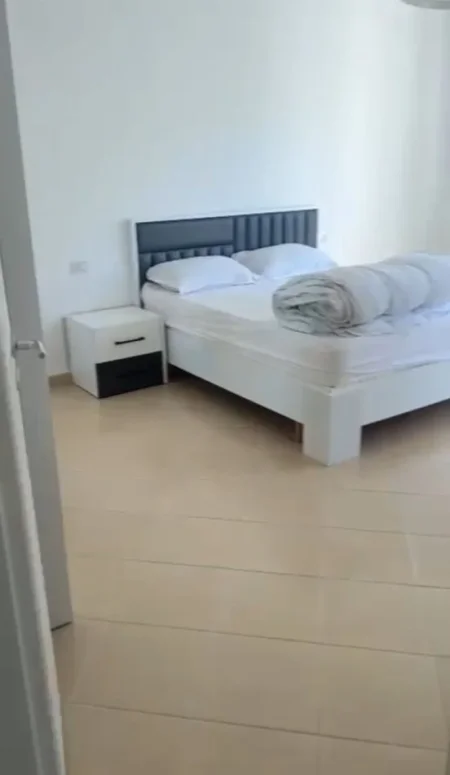 Tirane, jepet me qera apartament 1+1 Kati 1, 80 m² 500 € 