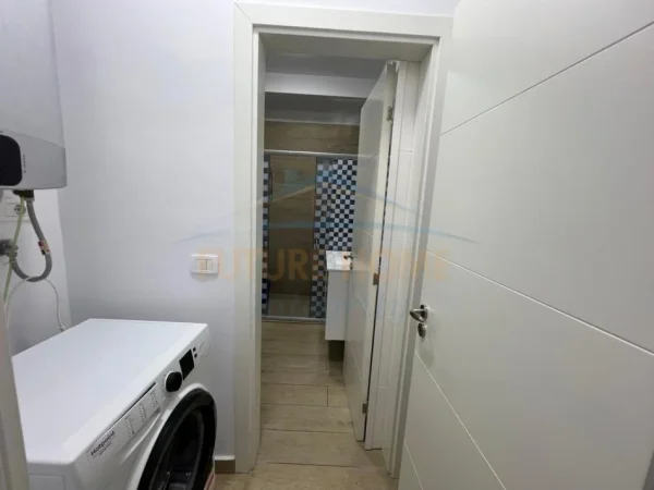 Tirane, jepet me qera apartament 1+1 Kati 4, 63 m² 600 € (Pazari I ri)