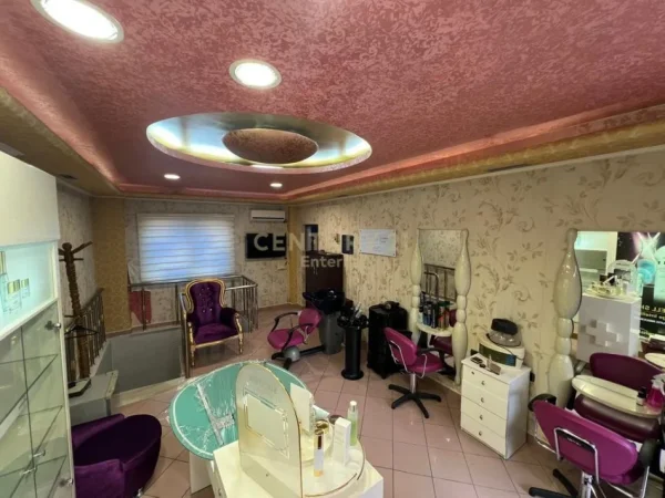 Tirane, shes ambjent biznesi Kati 0, 148 m² 350.000 € (Rruga Mine Peza)