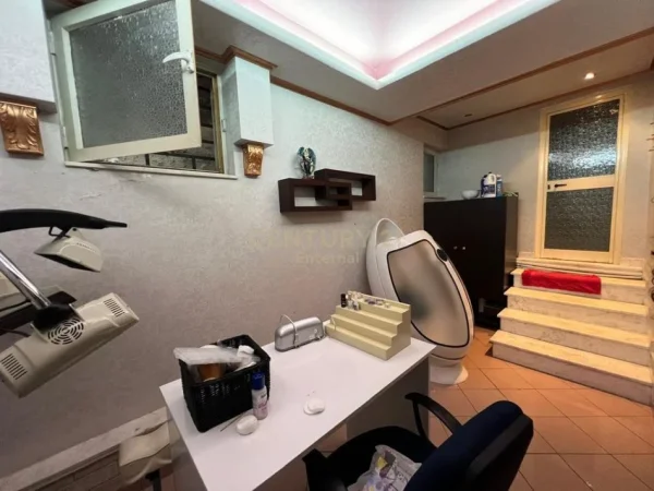 Tirane, shes ambjent biznesi Kati 0, 148 m² 350.000 € (Rruga Mine Peza)