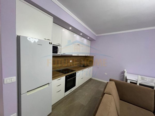 Tirane, jepet me qera apartament 1+1 Kati 4, 63 m² 600 € (Pazari I ri)